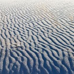 Vom Wind zerfurchte Gipsdüne